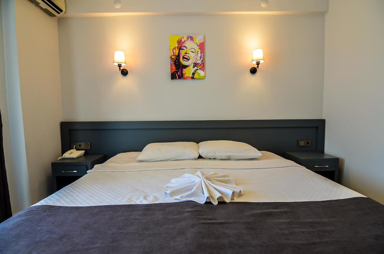 Berry Bella Hotel 马尔马里斯 外观 照片