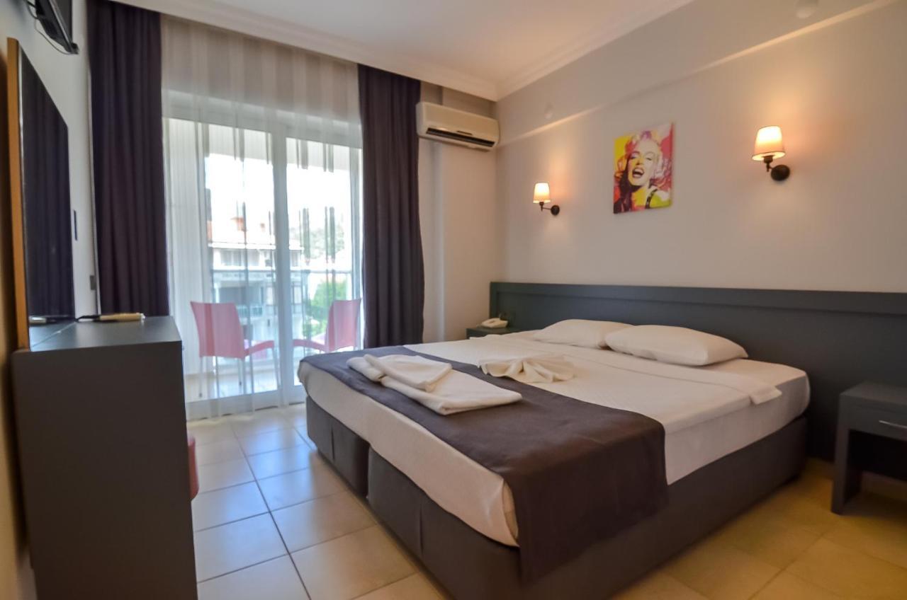 Berry Bella Hotel 马尔马里斯 外观 照片