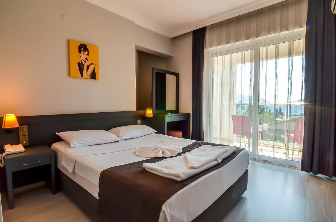 Berry Bella Hotel 马尔马里斯 外观 照片