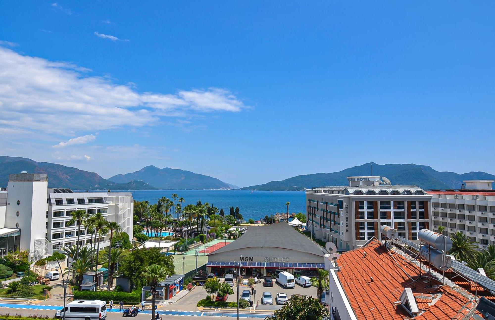 Berry Bella Hotel 马尔马里斯 外观 照片